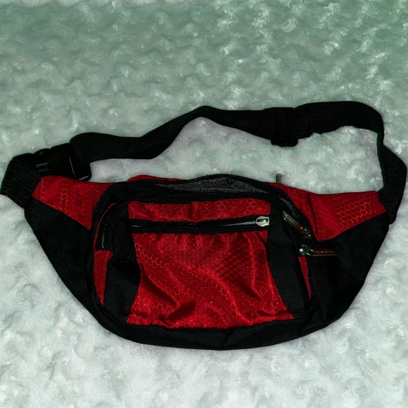 Pouch - Picture 1 of 5